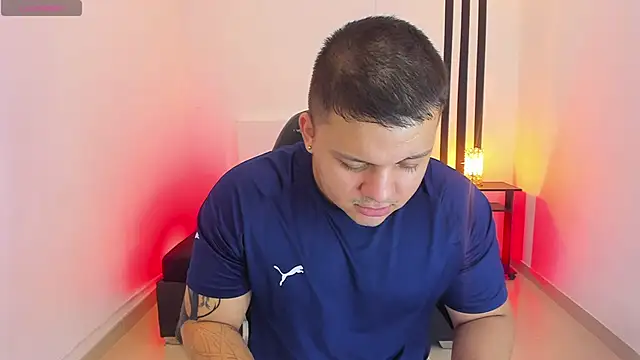 angel foz online show from December 4, 9:01 pm