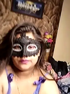 Snapshot of Hottyalia chatting on December 9, 8:01 pm Hottyalia online show from December 9, 8:01 pm