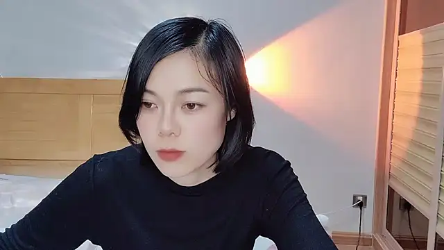 Linda-LL online show from February 1, 1:30 pm