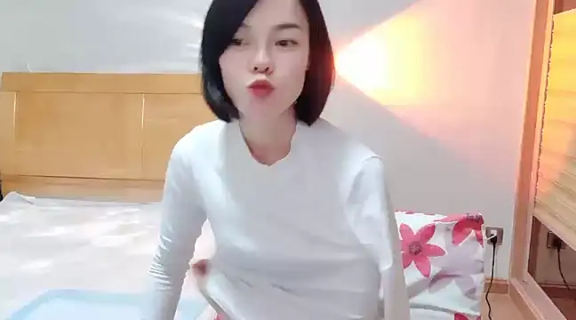 Linda-LL online show from February 2, 11:40 am