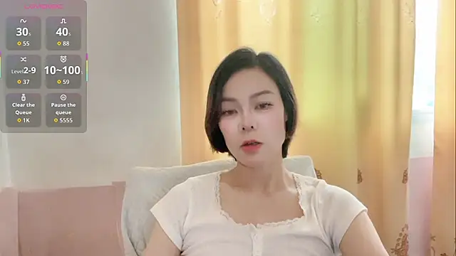 Snapshot of Linda-LL chatting on May 22, 5:25 am Linda-LL online show from May 22, 5:25 am