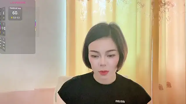 Snapshot of Linda-LL chatting on May 26, 1:23 am Linda-LL online show from May 26, 1:23 am