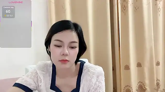Snapshot of Linda-LL chatting on June 5, 1:06 pm Linda-LL online show from June 5, 1:06 pm