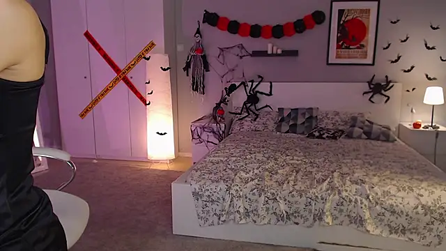 Fay Dunaway online show from October 27, 2:10 pm