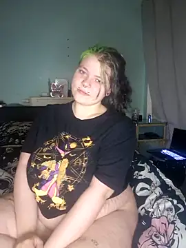 Snapshot of kira_132 chatting on October 4, 10:52 pm kira 132 online show from October 4, 10:52 pm