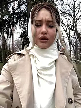 Snapshot of KikiWatson chatting on January 1, 8:02 am KikiWatson online show from January 1, 8:02 am