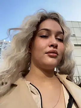 Snapshot of KikiWatson chatting on January 9, 8:03 am KikiWatson online show from January 9, 8:03 am