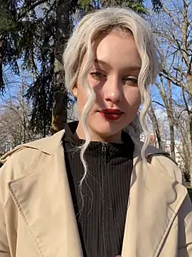 Snapshot of KikiWatson chatting on January 21, 8:08 am KikiWatson online show from January 21, 8:08 am