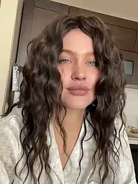 Snapshot of KikiWatson chatting on February 5, 11:02 am KikiWatson online show from February 5, 11:02 am