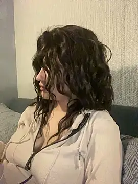 Snapshot of KikiWatson chatting on February 7, 8:55 am KikiWatson online show from February 7, 8:55 am