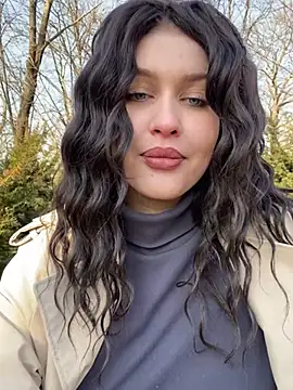 Snapshot of KikiWatson chatting on February 12, 12:01 pm KikiWatson online show from February 12, 12:01 pm