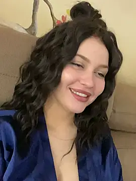 Snapshot of KikiWatson chatting on February 21, 5:31 pm KikiWatson online show from February 21, 5:31 pm