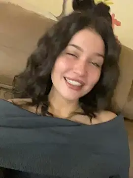 Snapshot of KikiWatson chatting on February 22, 5:35 pm KikiWatson online show from February 22, 5:35 pm