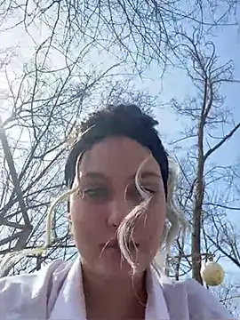 Snapshot of KikiWatson chatting on March 10, 10:15 am KikiWatson online show from March 10, 10:15 am