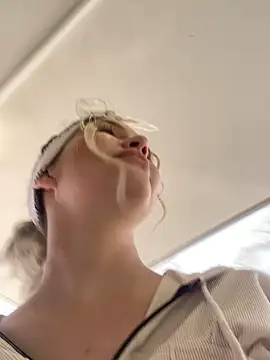 Snapshot of KikiWatson chatting on March 13, 10:15 am KikiWatson online show from March 13, 10:15 am