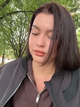 Snapshot of KikiWatson chatting on September 20, 6:14 am KikiWatson online show from September 20, 6:14 am