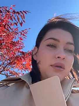 Snapshot of KikiWatson chatting on November 1, 7:10 am KikiWatson online show from November 1, 7:10 am