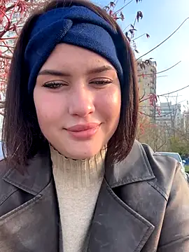 Snapshot of KikiWatson chatting on November 7, 7:08 am KikiWatson online show from November 7, 7:08 am