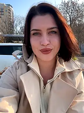 Snapshot of KikiWatson chatting on November 9, 7:06 am KikiWatson online show from November 9, 7:06 am