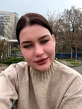 Snapshot of KikiWatson chatting on November 10, 7:07 am KikiWatson online show from November 10, 7:07 am