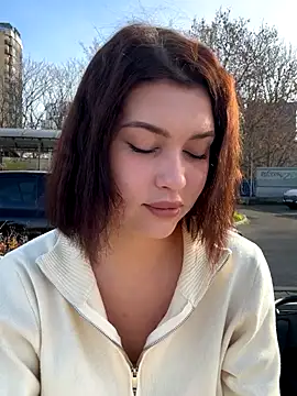 Snapshot of KikiWatson chatting on November 23, 7:08 am KikiWatson online show from November 23, 7:08 am