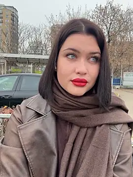 Snapshot of KikiWatson chatting on December 4, 7:06 am KikiWatson online show from December 4, 7:06 am