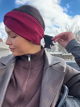 KikiWatson online show from February 7, 7:56 am