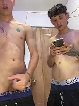 Snapshot of LatinBoysxxx chatting on January 17, 6:12 pm LatinBoysxxx online show from January 17, 6:12 pm