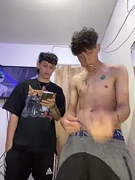 Snapshot of LatinBoysxxx chatting on January 18, 8:40 pm LatinBoysxxx online show from January 18, 8:40 pm