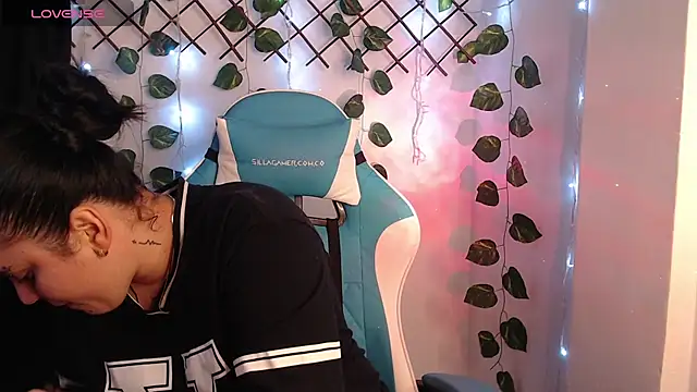 Nika 1  online show from April 15, 1:23 am