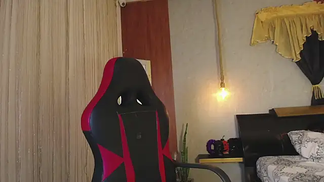 Snapshot of hera_divine chatting on November 5, 10:10 pm hera divine online show from November 5, 10:10 pm