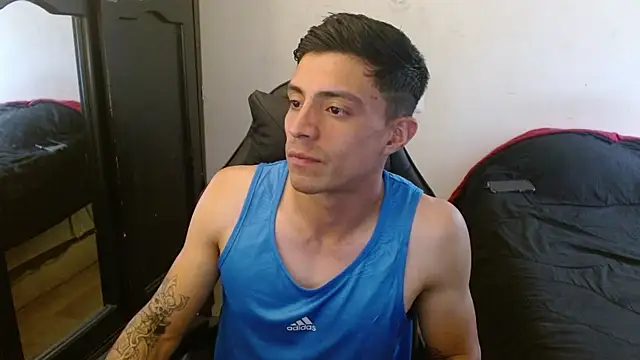 Snapshot of kv___xxx_ chatting on September 22, 5:59 pm kv   xxx  online show from September 22, 5:59 pm