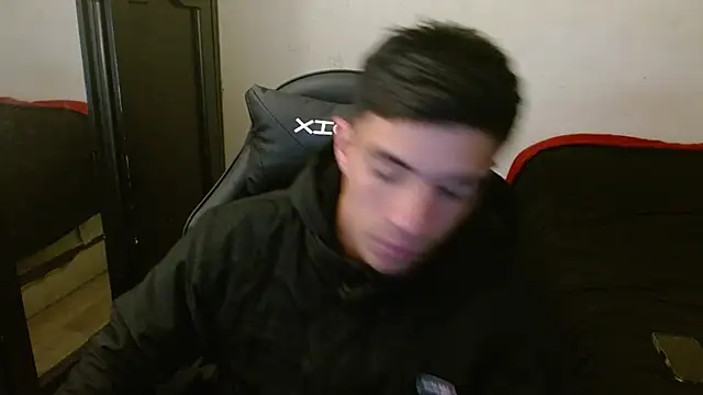 Snapshot of kv___xxx_ chatting on September 24, 3:43 am kv   xxx  online show from September 24, 3:43 am