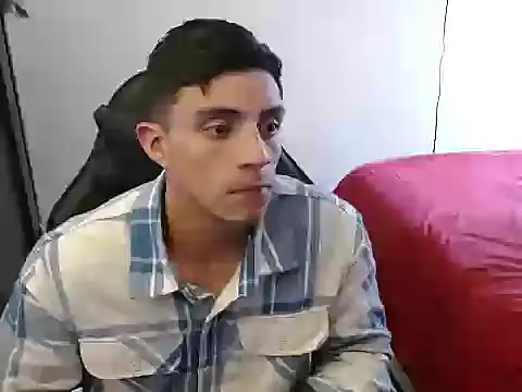 Snapshot of kv___xxx_ chatting on October 16, 8:10 pm kv   xxx  online show from October 16, 8:10 pm