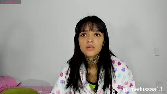 medussa13  online show from January 15, 12:04 pm