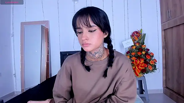 medussa13  online show from February 15, 1:10 am