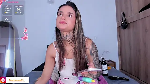 medussa13  online show from March 9, 1:04 pm