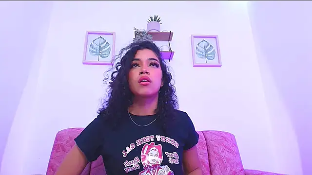 Snapshot of Sara_Jhonson chatting on December 22, 12:50 am Sara Jhonson online show from December 22, 12:50 am