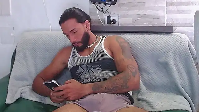 Snapshot of _jhon_connor_ chatting on February 3, 8:03 pm jhon connor online show from February 3, 8:03 pm