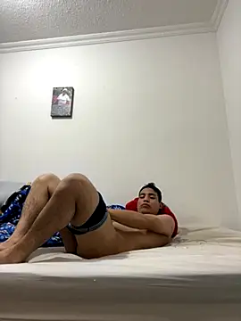 Snapshot of stiven-p23 chatting on October 22, 3:18 am stiven-p23 online show from October 22, 3:18 am