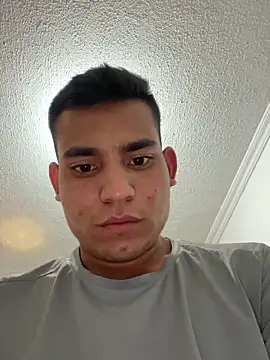 Snapshot of stiven-p23 chatting on November 20, 3:18 am stiven-p23 online show from November 20, 3:18 am