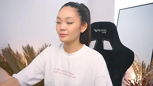 Snapshot of Peopleneedlove144 chatting on January 20, 8:52 am Peopleneedlove144 online show from January 20, 8:52 am