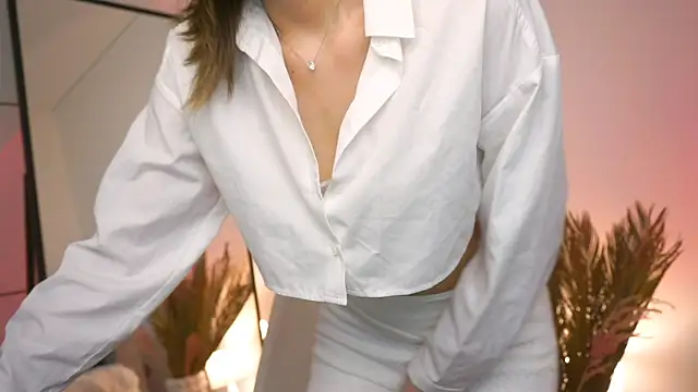 Snapshot of Peopleneedlove144 chatting on February 14, 6:19 pm Peopleneedlove144 online show from February 14, 6:19 pm