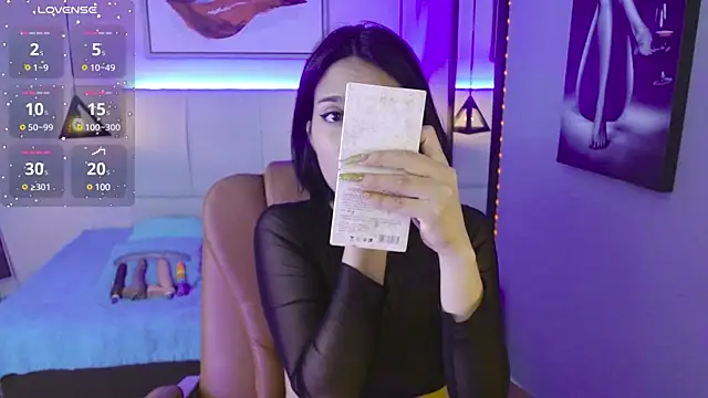 AlessiaVal  online show from January 25, 12:37 pm