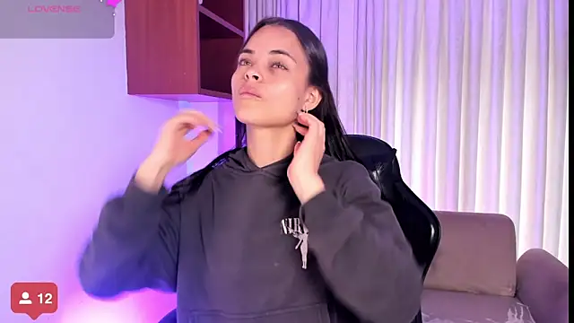 HannaRhodes online show from November 6, 2:18 pm