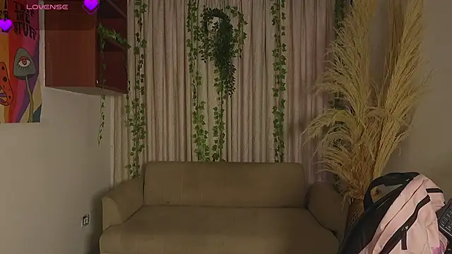 HannaRhodes online show from March 13, 3:29 pm