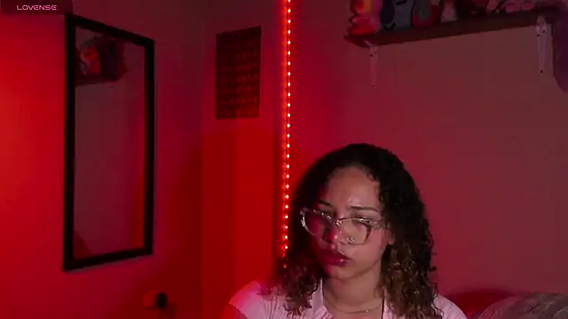 Snapshot of MadelineBenet chatting on January 11, 5:41 am MadelineBenet online show from January 11, 5:41 am