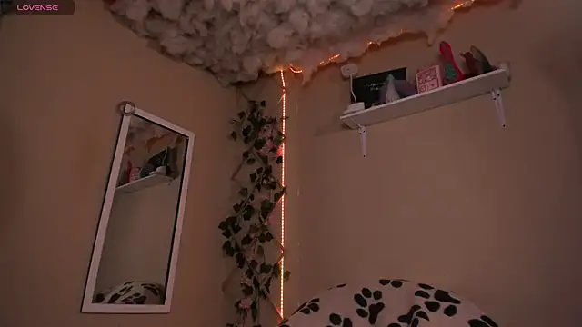 Snapshot of MadelineBenet chatting on September 15, 2:00 am MadelineBenet online show from September 15, 2:00 am