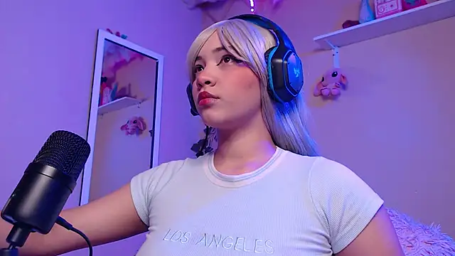 Snapshot of MadelineBenet chatting on October 6, 3:48 am MadelineBenet online show from October 6, 3:48 am