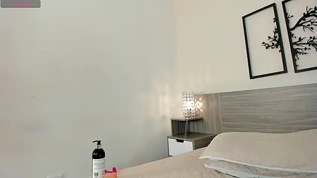 AmaraVelez online show from January 22, 3:40 pm